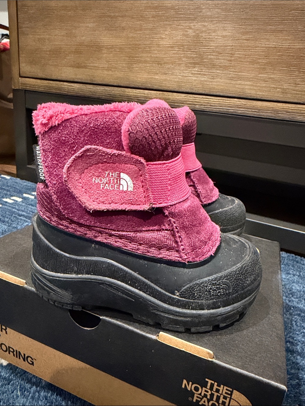 The North Face Toddler Alpengliw II Winter Boots in Boysenberry - size 6